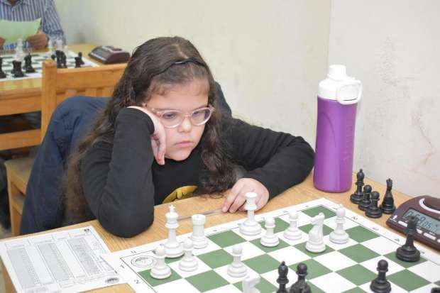 9 岁的“Norseen”代表埃及参加国际象棋比赛：“我希望为我的国家争光。”